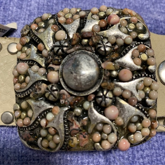 Leather Belt with Studs Size 36 - Picture 6 of 6